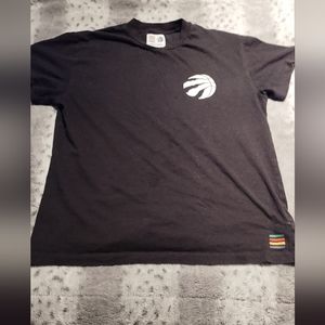Unisex medium toronto raptors tshirt